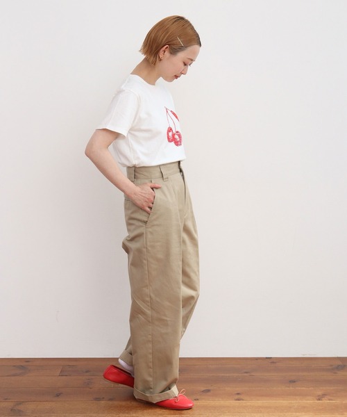 CHILD WOMAN(チャイルドウーマン)の「フルーツ刺繍Tシャツ(Tシャツ/カットソー・レディース・ネイビー/ピンク/ホワイト・FREE)」の10枚目の写真