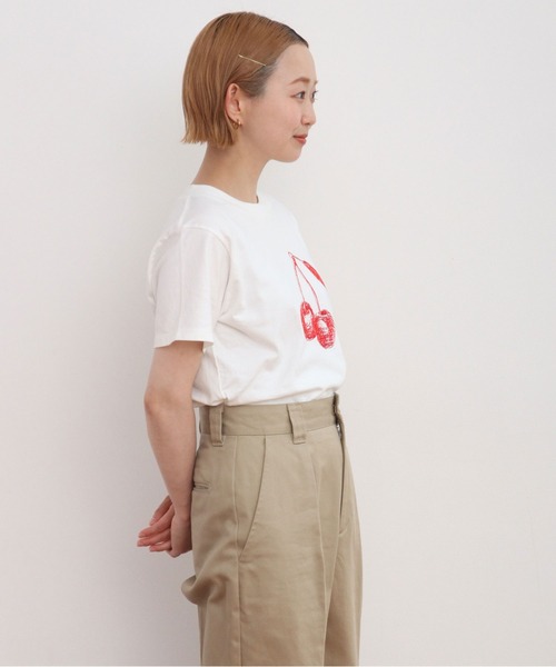 CHILD WOMAN(チャイルドウーマン)の「フルーツ刺繍Tシャツ(Tシャツ/カットソー・レディース・ネイビー/ピンク/ホワイト・FREE)」の8枚目の写真