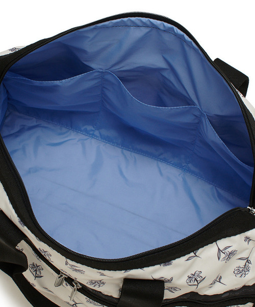 LeSportsac(レスポートサック)の「DELUXE MED WEEKENDER インクスケッチドフローラルアイボリー(ボストンバッグ・レディース・ホワイト・FREE)」の11枚目の写真