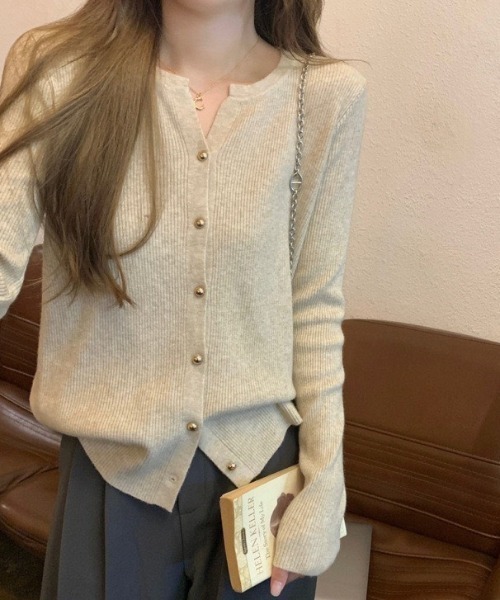 MELT（メルト）の「金ボタンリブニットカーディガン/メタルボタン/秋服/冬服（カーディガン/ボレロ・レディース・ホワイト/ブラック/ライトイエロー/オートミール・FREE）」の15枚目の写真