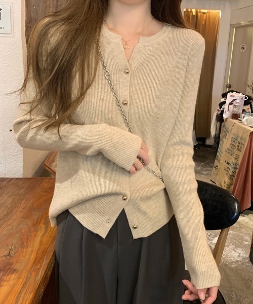 MELT（メルト）の「金ボタンリブニットカーディガン/メタルボタン/秋服/冬服（カーディガン/ボレロ・レディース・ホワイト/ブラック/ライトイエロー/オートミール・FREE）」の12枚目の写真