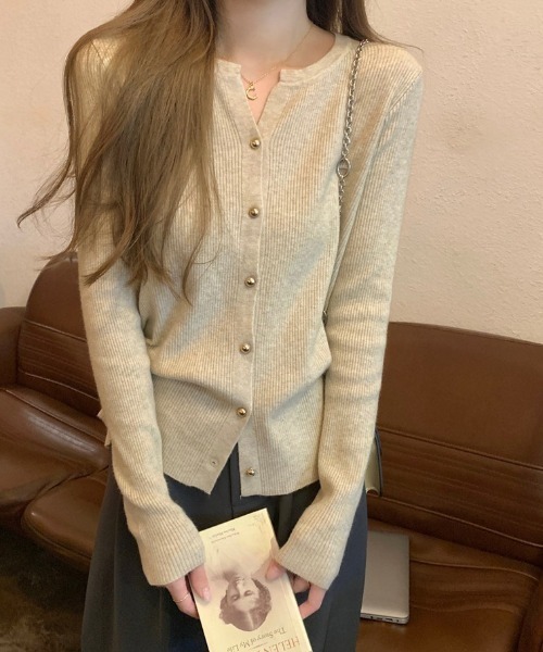 MELT（メルト）の「金ボタンリブニットカーディガン/メタルボタン/秋服/冬服（カーディガン/ボレロ・レディース・ホワイト/ブラック/ライトイエロー/オートミール・FREE）」の14枚目の写真