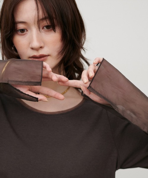 LARUTA(ラルータ)の「シアードッキングロンT(Tシャツ/カットソー・レディース・ライトベージュ/ダークブラウン/ブラック/ブラック系その他/オフホワイト・FREE)」の1枚目の写真