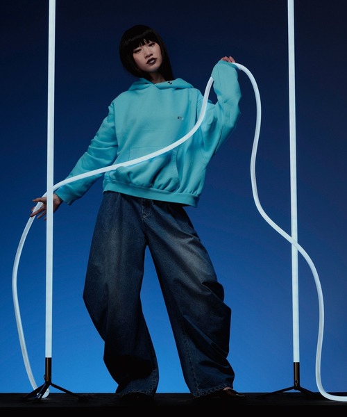 HEREIAM（ヘレイアム）の「【HEREIAM】JASTIN裏毛フーディー（パーカー・レディース・ブラック/ターコイズブルー/ライトピンク/ホワイト系・MEDIUM/LARGE）」の11枚目の写真