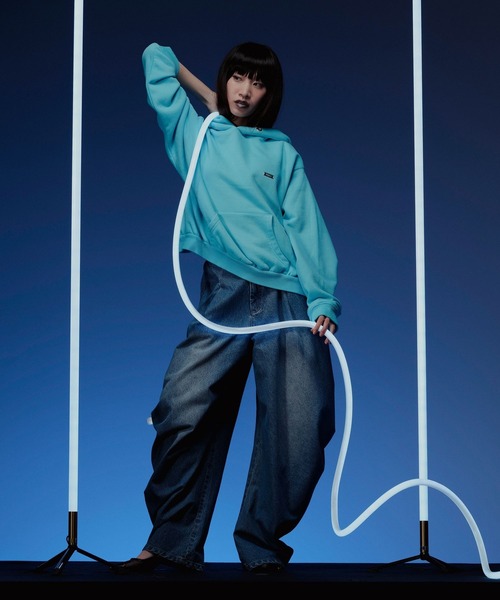 HEREIAM（ヘレイアム）の「【HEREIAM】JASTIN裏毛フーディー（パーカー・レディース・ブラック/ターコイズブルー/ライトピンク/ホワイト系・MEDIUM/LARGE）」の12枚目の写真