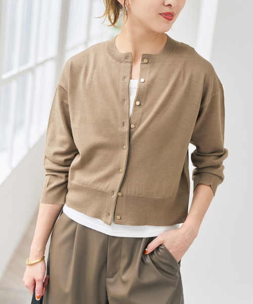 Spick & Span(スピックアンドスパン)の「《手洗い可 / 》メタルボタンクルーネックカーディガン(カーディガン/ボレロ・レディース・ブラック/モカ/グリーン・FREE)」の7枚目の写真