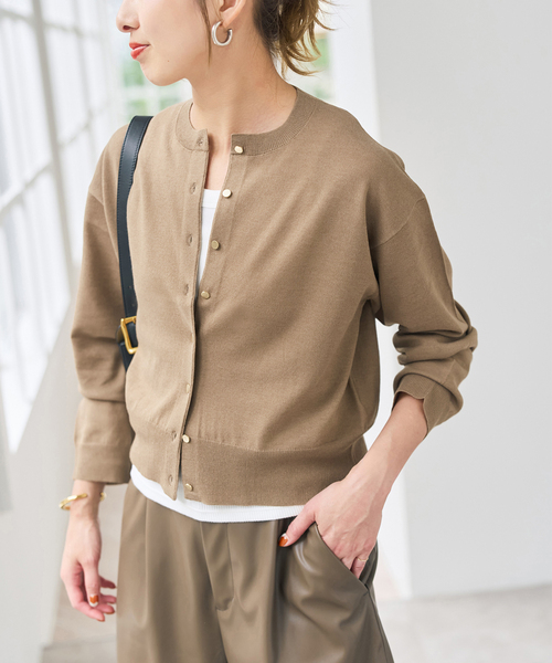 Spick & Span(スピックアンドスパン)の「《手洗い可 / 》メタルボタンクルーネックカーディガン(カーディガン/ボレロ・レディース・ブラック/モカ/グリーン・FREE)」の8枚目の写真