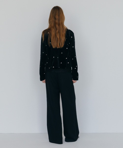 CREDONA（クレドナ）の「FLOWER EMBROIDERY VELOR CAMISOLE/フラワーエンブロイダリーベロアキャミソール（キャミソール・レディース・ブラック/ブラウン・FREE）」の17枚目の写真