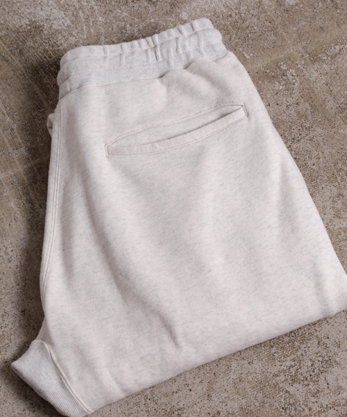 Denime（ドゥニーム）の「HEAVY SWEAT PANTS/ヘビースウェットパンツ（その他パンツ・メンズ・オフホワイト/グレー/ネイビー・MEDIUM/SMALL/LARGE）」の2枚目の写真