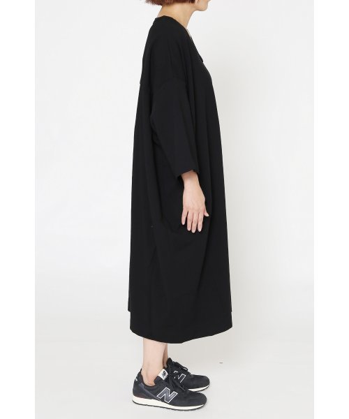 JOURNAL STANDARD LUXE(ジャーナルスタンダード ラックス)の「ストレッチポンチ Vネックワンピース_#(ワンピース・レディース・グレー/ブラック/カーキ・FREE)」の21枚目の写真