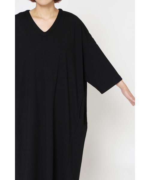 JOURNAL STANDARD LUXE(ジャーナルスタンダード ラックス)の「ストレッチポンチ Vネックワンピース_#(ワンピース・レディース・グレー/ブラック/カーキ・FREE)」の13枚目の写真