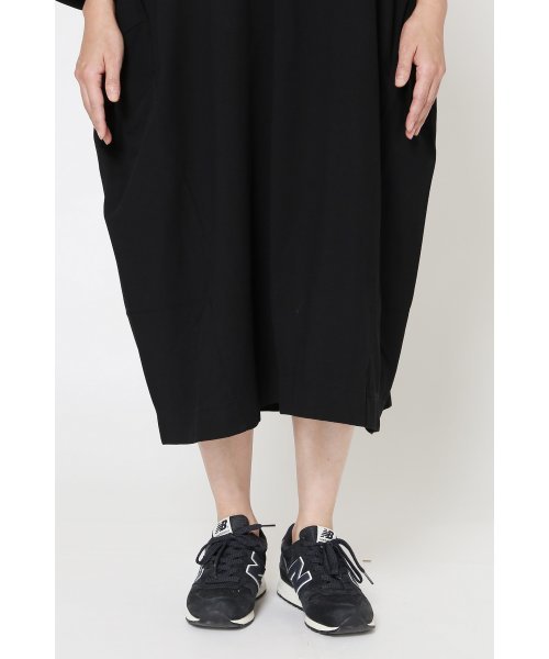 JOURNAL STANDARD LUXE(ジャーナルスタンダード ラックス)の「ストレッチポンチ Vネックワンピース_#(ワンピース・レディース・グレー/ブラック/カーキ・FREE)」の15枚目の写真