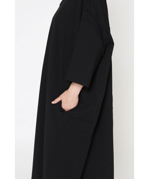 JOURNAL STANDARD LUXE(ジャーナルスタンダード ラックス)の「ストレッチポンチ Vネックワンピース_#(ワンピース・レディース・グレー/ブラック/カーキ・FREE)」の9枚目の写真