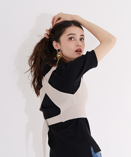 UNITED TOKYO(ユナイテッドトウキョウ)の「ニットブラTOP(ニット/セーター・レディース・ブラック/ブラウン/アイボリー・1)」の2枚目の写真