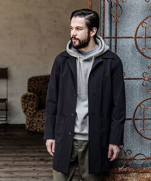 MR.OLIVE(ミスターオリーブ)の「COOL TOUCH 4WAY STRETCH NYLON / SHOP COAT(ステンカラーコート・メンズ・ベージュ/オリーブ/ブラック・LARGE/MEDIUM/SMALL)」の5枚目の写真