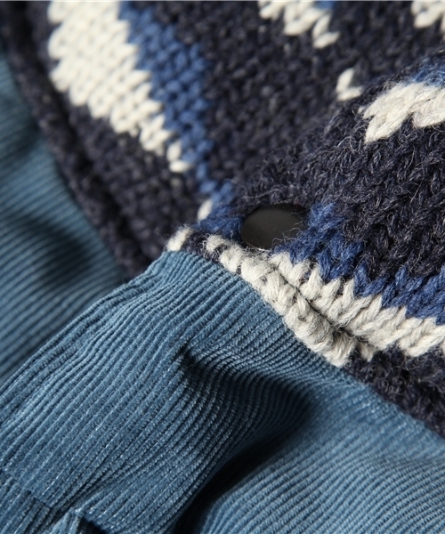 AMERICAN RAG CIE（アメリカンラグシー）の「○116-GTR-M122-VT033（ダウンベスト・メンズ・サックスブルー/バーガンディー・1/2/3）」の3枚目の写真