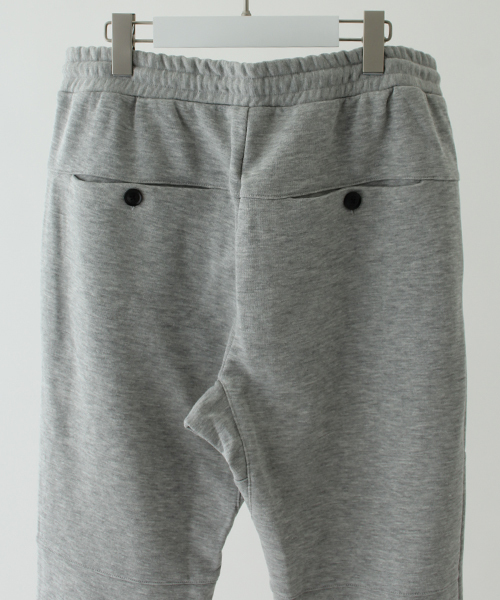 AKM（エイケイエム）の「【AKM Contemporary】スウェットテーパードジョガー（その他パンツ・メンズ・グレー/ブラック・LARGE/MEDIUM/SMALL）」の13枚目の写真
