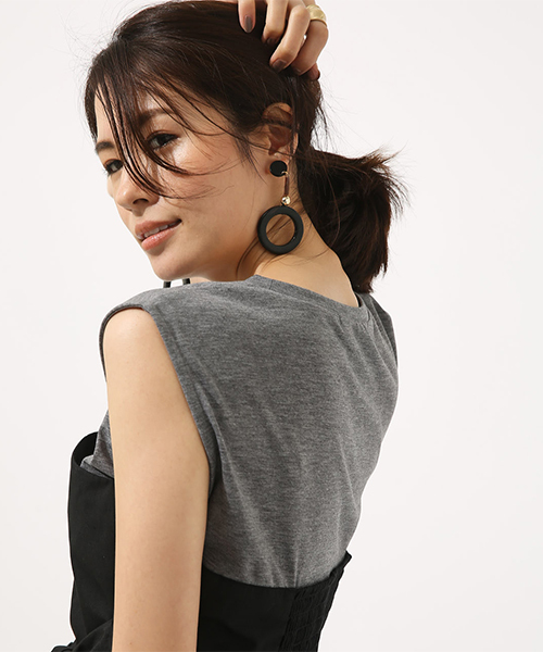 AZUL by moussy（アズールバイマウジー）の「ビスチェ付きノースリプルオーバー（タンクトップ・レディース・ホワイト/トップグレー/ブラック・SMALL/MEDIUM）」の13枚目の写真