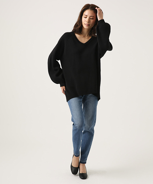 AZUL by moussy(アズールバイマウジー)の「SWEATTER V/N LOOSE TOPS/セーター Vネック ルーズトップス(ニット/セーター・レディース・ブラック/ライトパープル/ライトベージュ・SMALL/MEDIUM)」の17枚目の写真