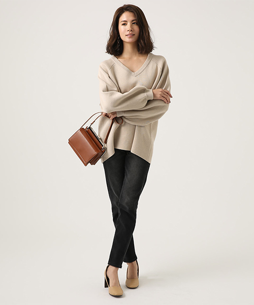 AZUL by moussy(アズールバイマウジー)の「SWEATTER V/N LOOSE TOPS/セーター Vネック ルーズトップス(ニット/セーター・レディース・ブラック/ライトパープル/ライトベージュ・SMALL/MEDIUM)」の9枚目の写真