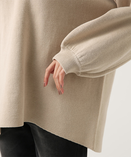 AZUL by moussy(アズールバイマウジー)の「SWEATTER V/N LOOSE TOPS/セーター Vネック ルーズトップス(ニット/セーター・レディース・ブラック/ライトパープル/ライトベージュ・SMALL/MEDIUM)」の4枚目の写真