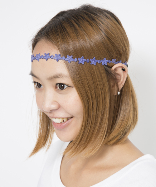 X-girl（エックスガール）の「BRAIDED STAR HAIR BAND（ヘアバンド・レディース・ブラック/レッド/ピンク/パープル/イエロー/グリーン/ブルー・ONE SIZE）」の10枚目の写真