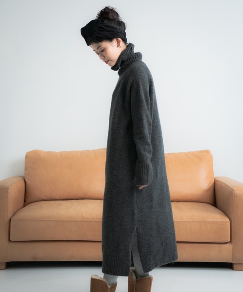 Libra Cue（リブラ キュー）の「Libra タートルネックロングニットワンピース（ワンピース・レディース・ブラック/グレー/アイボリー・FREE）」の8枚目の写真