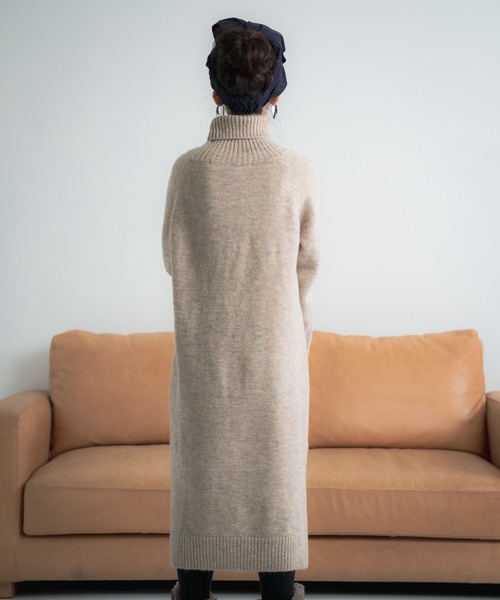 Libra Cue（リブラ キュー）の「Libra タートルネックロングニットワンピース（ワンピース・レディース・ブラック/グレー/アイボリー・FREE）」の21枚目の写真