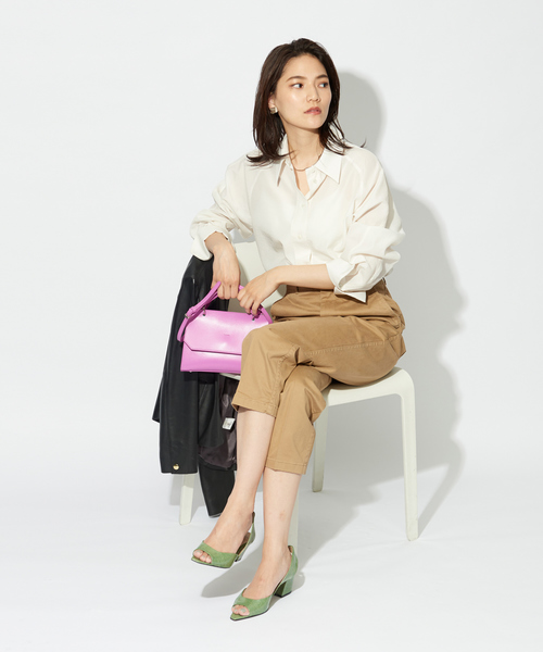 qualite（カリテ）の「テンセルナイロンシアーシャツ（シャツ/ブラウス・レディース・グレイッシュベージュ/オフホワイト・38）」の21枚目の写真