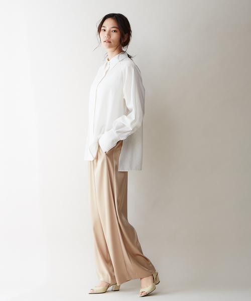 qualite（カリテ）の「テンセルナイロンシアーシャツ（シャツ/ブラウス・レディース・グレイッシュベージュ/オフホワイト・38）」の10枚目の写真