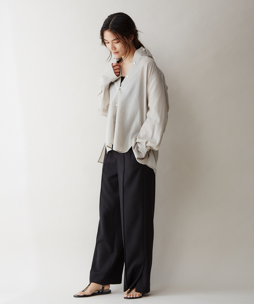 qualite（カリテ）の「テンセルナイロンシアーシャツ（シャツ/ブラウス・レディース・グレイッシュベージュ/オフホワイト・38）」の18枚目の写真