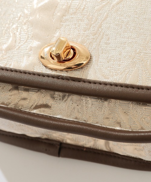 natural couture(ナチュラルクチュール)の「レトロ金具ショルダー(ショルダーバッグ・レディース・オレンジ/モカ/アイボリー/オフホワイト・FREE)」の7枚目の写真
