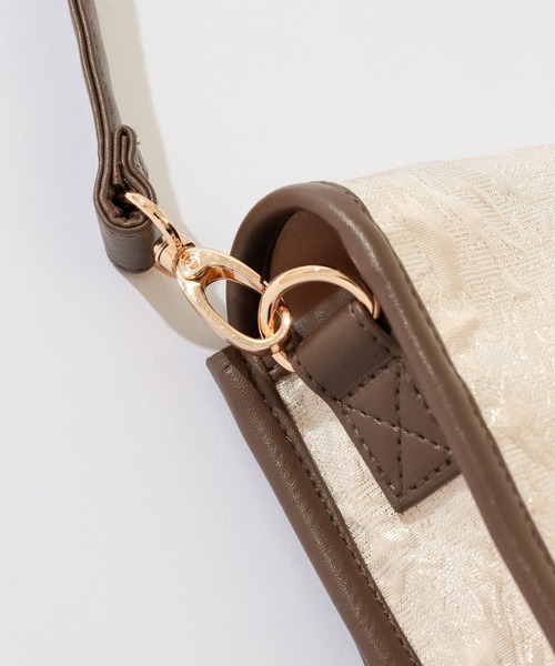 natural couture(ナチュラルクチュール)の「レトロ金具ショルダー(ショルダーバッグ・レディース・オレンジ/モカ/アイボリー/オフホワイト・FREE)」の8枚目の写真