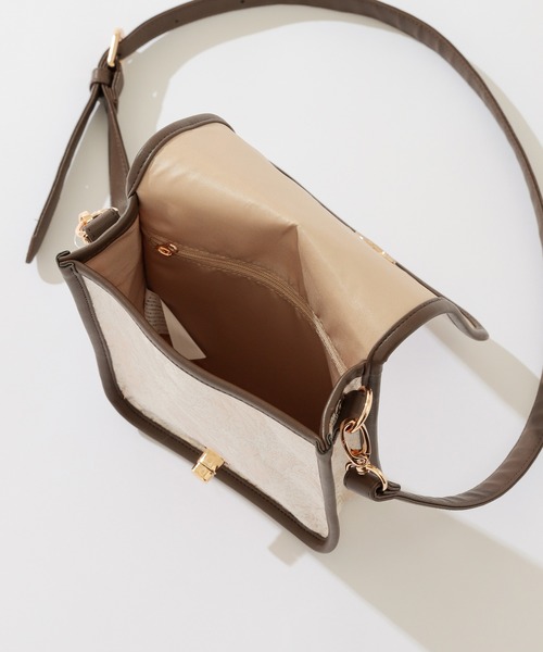 natural couture(ナチュラルクチュール)の「レトロ金具ショルダー(ショルダーバッグ・レディース・オレンジ/モカ/アイボリー/オフホワイト・FREE)」の10枚目の写真