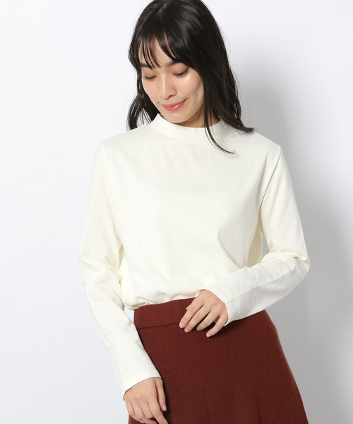 LAKOLE（ラコレ）の「ピーチソフテストモックネックロングTシャツ / LAKOLE（Tシャツ/カットソー・レディース・ダークオリーブ/オフホワイト/チャコール/ダークブラウン・SMALL/MEDIUM）」の2枚目の写真