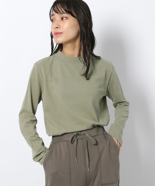 LAKOLE（ラコレ）の「ピーチソフテストモックネックロングTシャツ / LAKOLE（Tシャツ/カットソー・レディース・ダークオリーブ/オフホワイト/チャコール/ダークブラウン・SMALL/MEDIUM）」の4枚目の写真