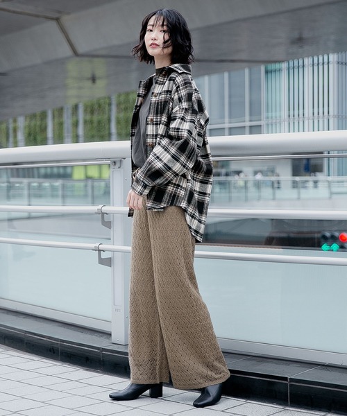 LAKOLE（ラコレ）の「ピーチソフテストモックネックロングTシャツ / LAKOLE（Tシャツ/カットソー・レディース・ダークオリーブ/オフホワイト/チャコール/ダークブラウン・SMALL/MEDIUM）」の8枚目の写真