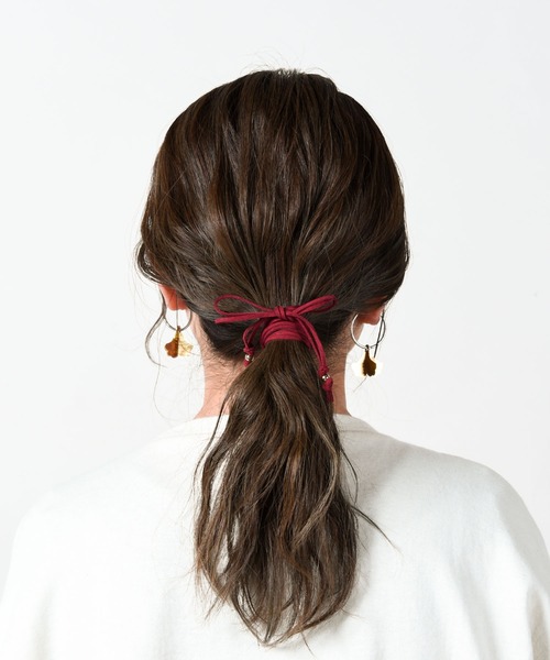 CALIFORNIA OUTFITTERS(カリフォルニア アウトフィッターズ)の「【LULKA(ルールカ)】スウェードヘアアレンジ紐(その他ヘアアクセサリー・レディース・ホワイト/ブラック/ベージュ/グレー/レッド/ピンク/ブラック系その他/ブラウン系その他/ベージュ系その他/ピンク系その他/レッド系その他/ベージュ系その他2/ベージュ系その他3・ONESIZE)」の1枚目の写真