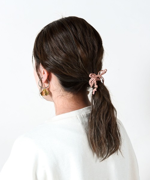 CALIFORNIA OUTFITTERS(カリフォルニア アウトフィッターズ)の「【LULKA(ルールカ)】スウェードヘアアレンジ紐(その他ヘアアクセサリー・レディース・ホワイト/ブラック/ベージュ/グレー/レッド/ピンク/ブラック系その他/ブラウン系その他/ベージュ系その他/ピンク系その他/レッド系その他/ベージュ系その他2/ベージュ系その他3・ONESIZE)」の11枚目の写真