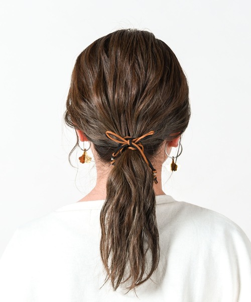CALIFORNIA OUTFITTERS(カリフォルニア アウトフィッターズ)の「【LULKA(ルールカ)】スウェードヘアアレンジ紐(その他ヘアアクセサリー・レディース・ホワイト/ブラック/ベージュ/グレー/レッド/ピンク/ブラック系その他/ブラウン系その他/ベージュ系その他/ピンク系その他/レッド系その他/ベージュ系その他2/ベージュ系その他3・ONESIZE)」の15枚目の写真
