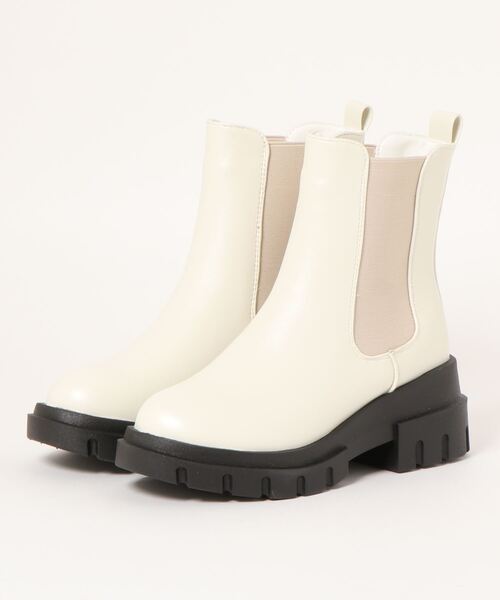 SPINNS（スピンズ）の「フェイクレザーサイドゴアショートブーツ（ブーツ・レディース・ホワイト/ブラック・LL/M/L）」の6枚目の写真