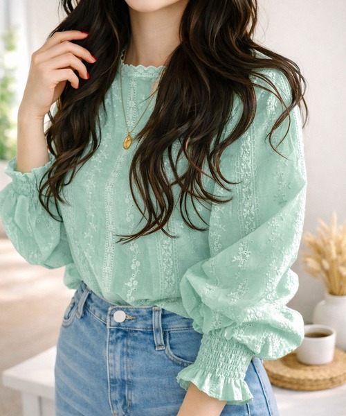 Amulet（アミュレット）の「大人気アイテム◎春も活躍♪レイヤードにも使える　フリルスタンドネックレースシフォンブラウス（シャツ/ブラウス・レディース・ホワイト/ベージュ/ブラック/ネイビー/ブラウン/グレー/ピンク/グリーン/ボルドー・M/L/XL）」の6枚目の写真