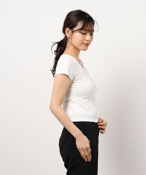 SPIGA（スピーガ）の「肩あき釦デザインリブニット（ニット/セーター・レディース・ホワイト/ピンク/イエロー・FREE）」の7枚目の写真