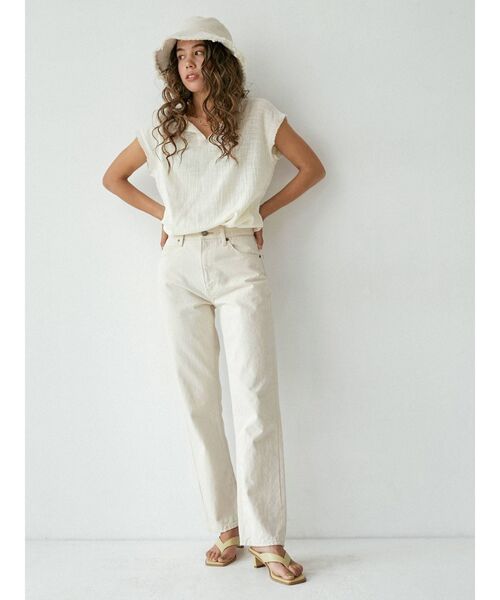 Ungrid(アングリッド)の「ネックカットブラウス(シャツ/ブラウス・レディース・オフホワイト/ブラック/ダークオレンジ・FREE)」の9枚目の写真