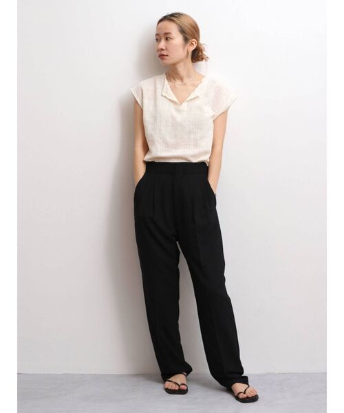 Ungrid(アングリッド)の「ネックカットブラウス(シャツ/ブラウス・レディース・オフホワイト/ブラック/ダークオレンジ・FREE)」の16枚目の写真