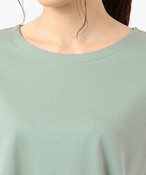 J.PRESS（ジェイプレス）の「【UVケア・消臭効果・接触冷感】コンパクトコットンスムース タック カットソー（Tシャツ/カットソー・レディース・ホワイト系/グレー系/ダークブラウン系/ベージュ系/ピンク系/スモーキーグリーン系・T15/T13）」の9枚目の写真