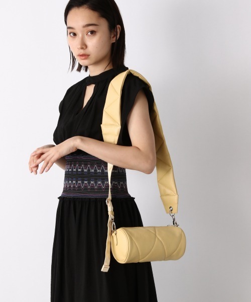 JEANASIS（ジーナシス）の「ボストンパフショルダー/953974（ショルダーバッグ・レディース・ホワイト/ブラック/イエロー・FREE）」の8枚目の写真