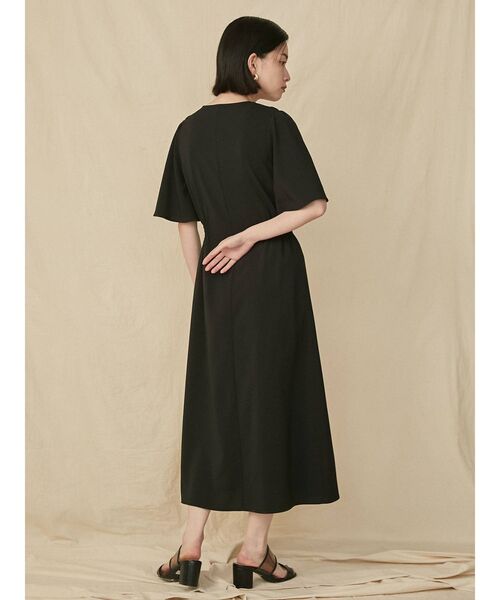 COTORICA(コトリカ)の「リネンライクVネックワンピース(ワンピース・レディース・ブラック/ベージュ/ダークオレンジ・FREE)」の7枚目の写真