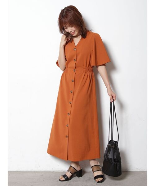 COTORICA(コトリカ)の「リネンライクVネックワンピース(ワンピース・レディース・ブラック/ベージュ/ダークオレンジ・FREE)」の21枚目の写真