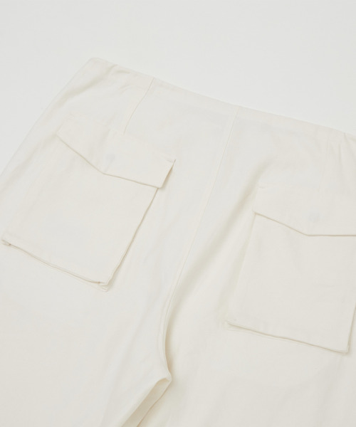 UNPERFECT（アンパーフェクト）の「[WEB限定] UNPERFECT LINEN SHORT PANTS（カーゴパンツ・メンズ・ホワイト/キナリ・4/3）」の16枚目の写真